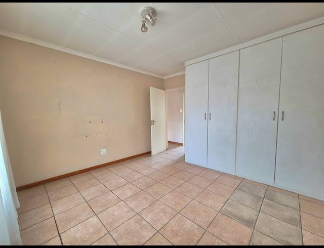 2 BEDROOM APARTMENT FOR SALE IN VAN DYK PARK